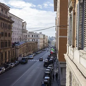 Πανσιόν Colosseo Prestige